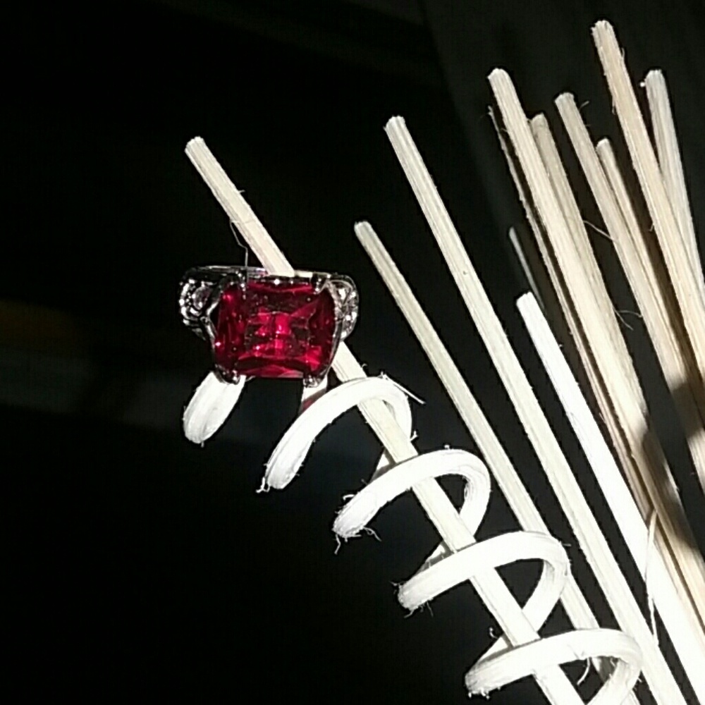 Cocktail ring size 5 simulated ruby - Picture 2 of 7